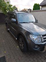Mitsubishi Pajero 3,2 DI-D 4WD Instyle+ Automatik Instyle+ - Mitsubishi Pajero aus 2013
