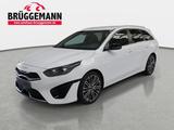 Kia TECHNOLOGIE PERFORMANCE - weiße Kia cee'd Sportswagon