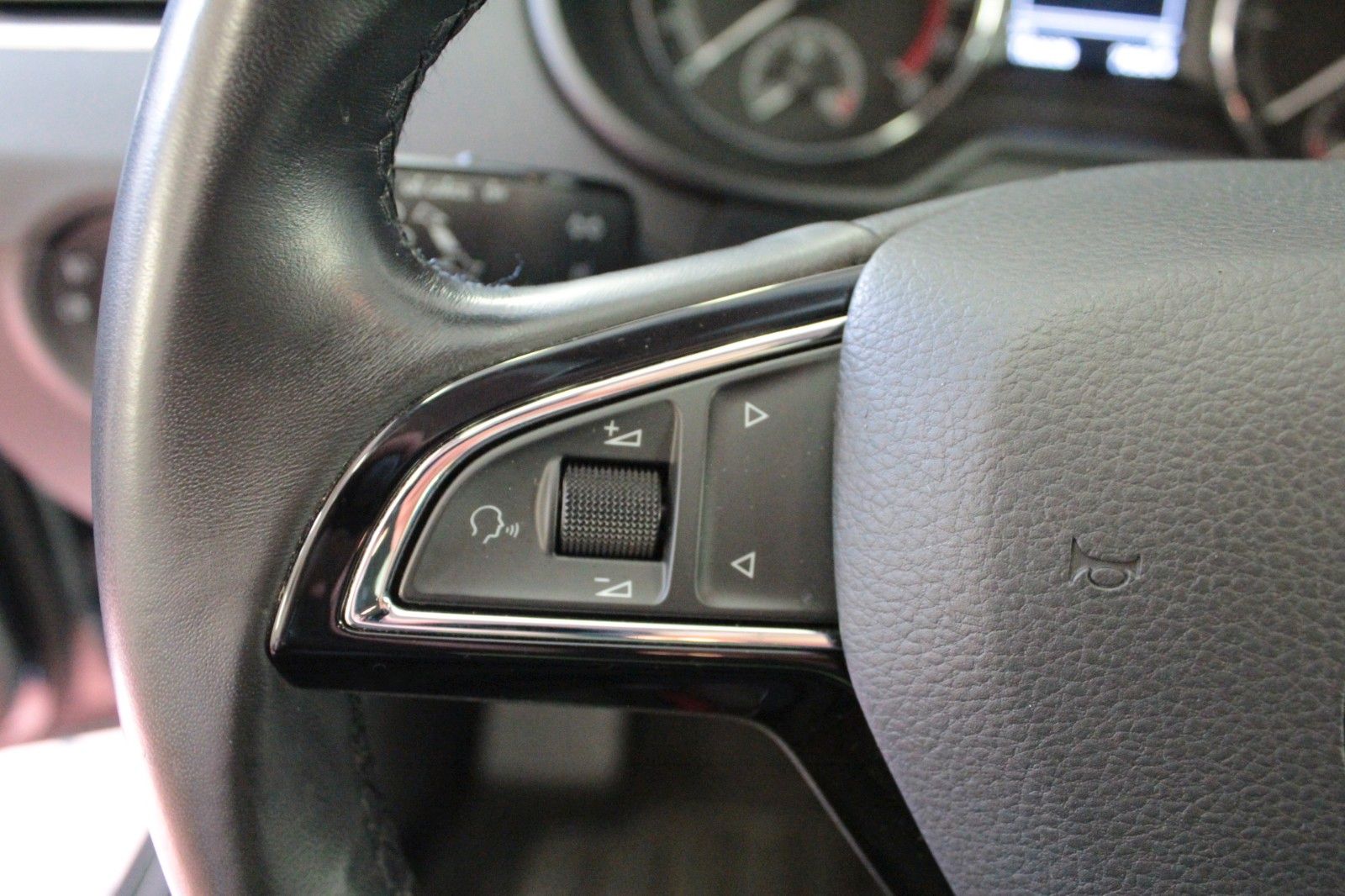 Fahrzeugabbildung SKODA Octavia 1.6 TDI CLEVER Combi  Navigation