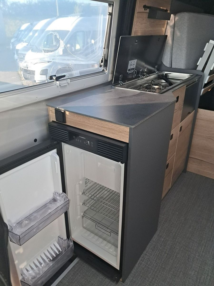 Fahrzeugabbildung Pössl Roadstar X Mercedes 190 PS Solar, Dachklima,