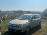 Opel Astra Caravan Tanken für 1.05  pro l... - Opel Astra mit LPG-Antrieb: Kombi