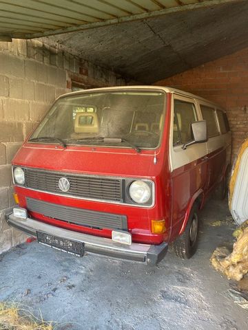 Volkswagen T3 Caravelle mit großen Panoramadach