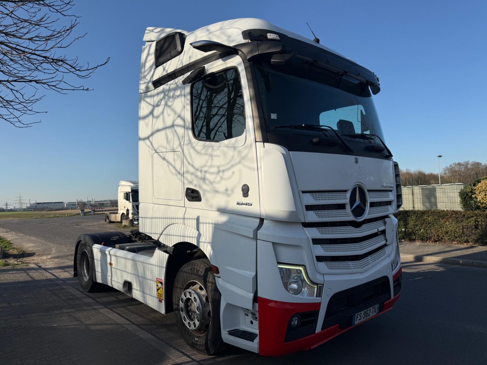 Mercedes-Benz 1845 MP5