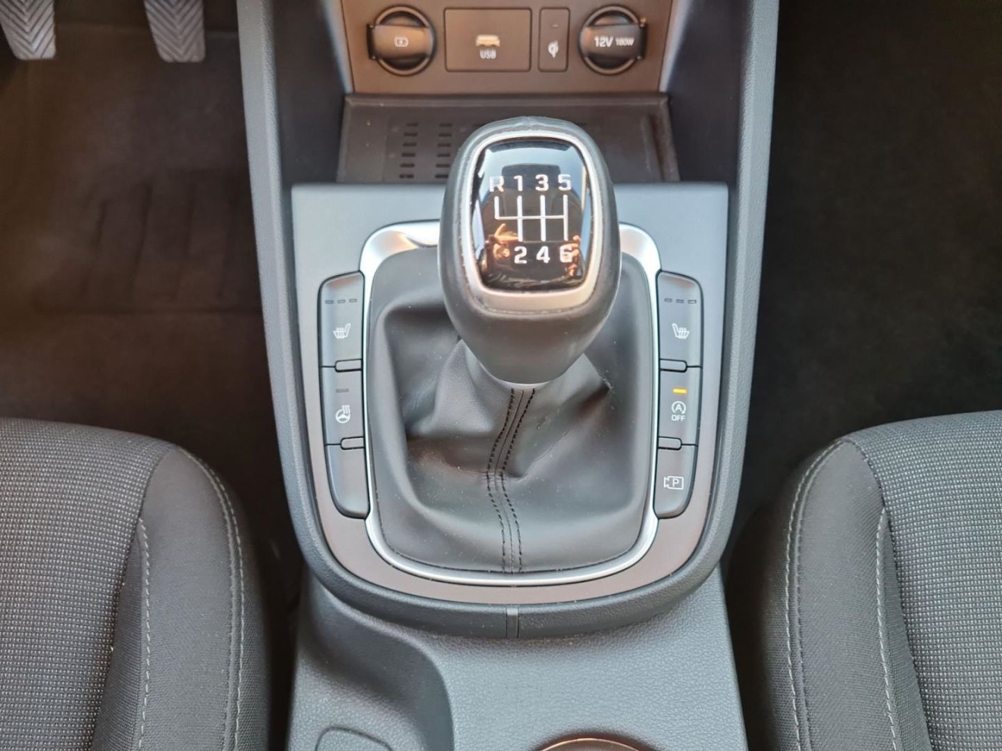 Fahrzeugabbildung Hyundai KONA Pure T-GDI EU6d-T 1.0 T-GDi 120 PS M T 2WD