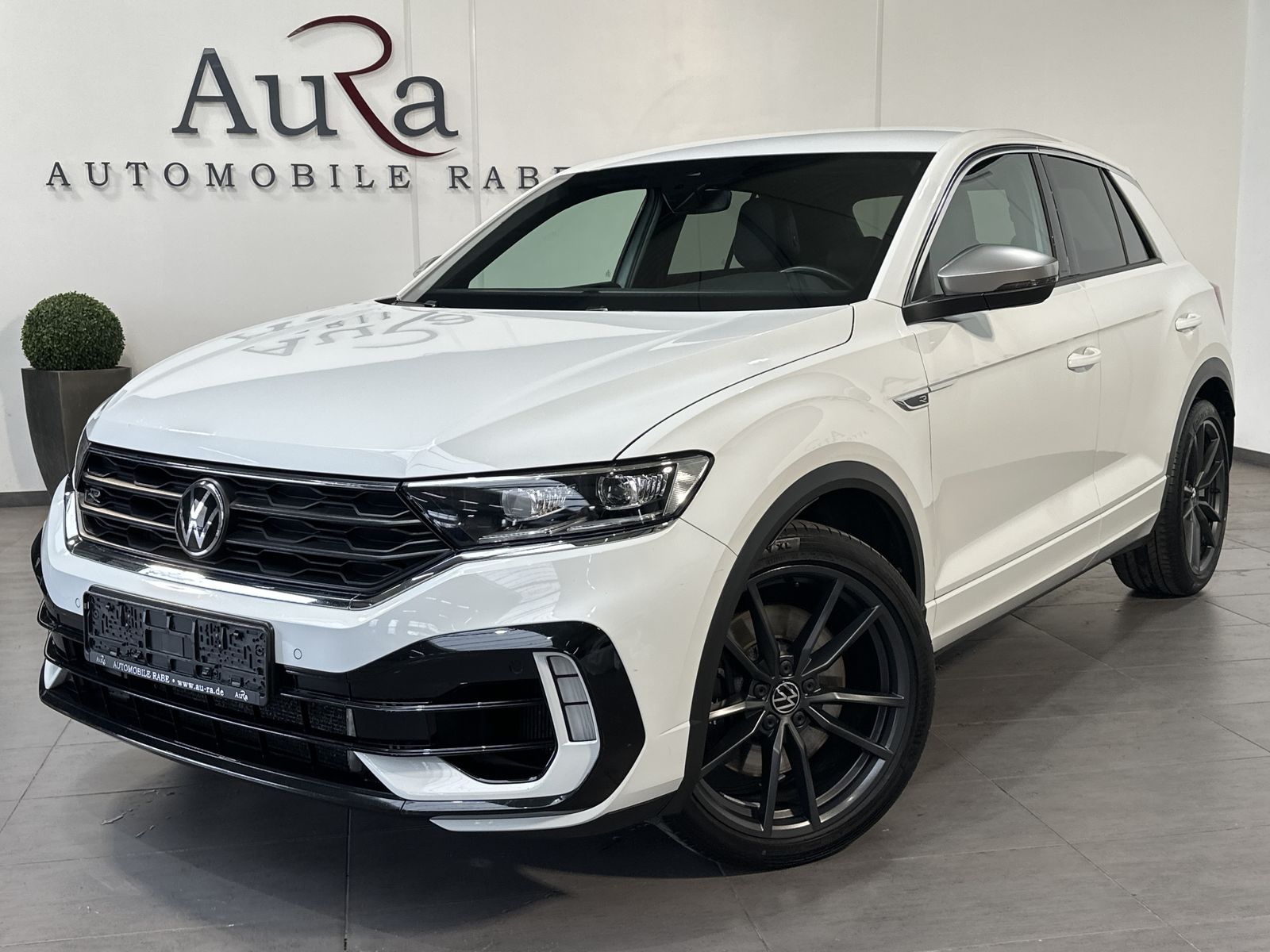 Fahrzeugabbildung Volkswagen T-Roc R 4Motion NAV+LED+KAMERA+AHK+SPORTABGAS+VC