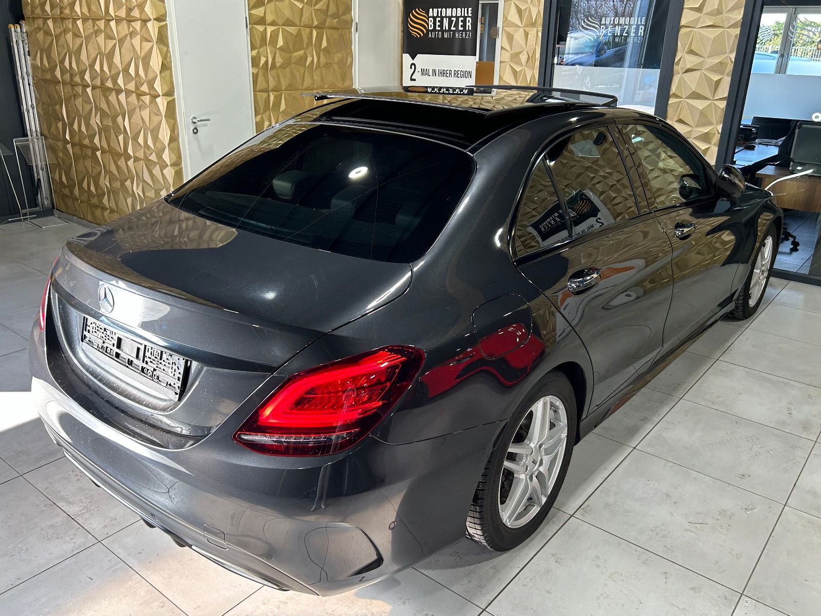 Fahrzeugabbildung Mercedes-Benz C 220 d/AMG-PAKET/PANO/ACC/360°/APPLE