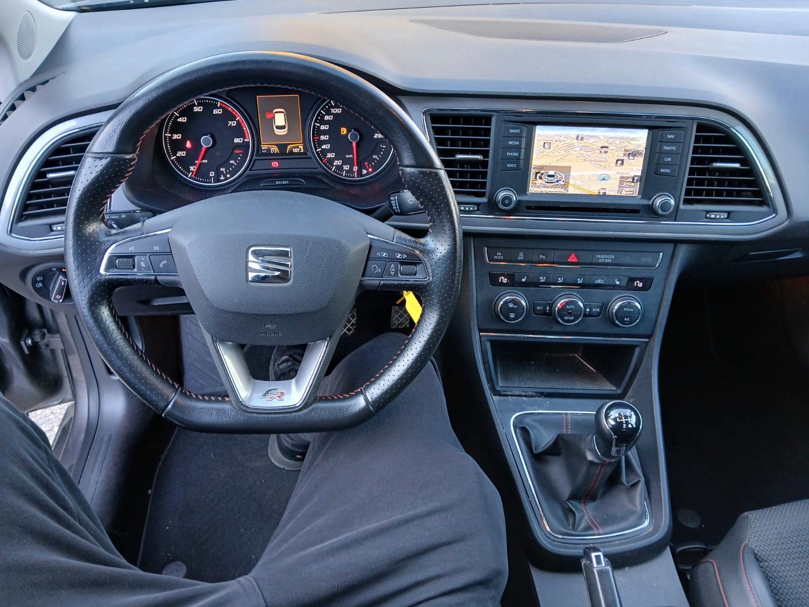Seat Leon 2015 — photo 11