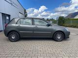 Toyota Corolla 1.6 Sol Automatik - Toyota Corolla mit Benzin-Antrieb: Limousine, Automatik