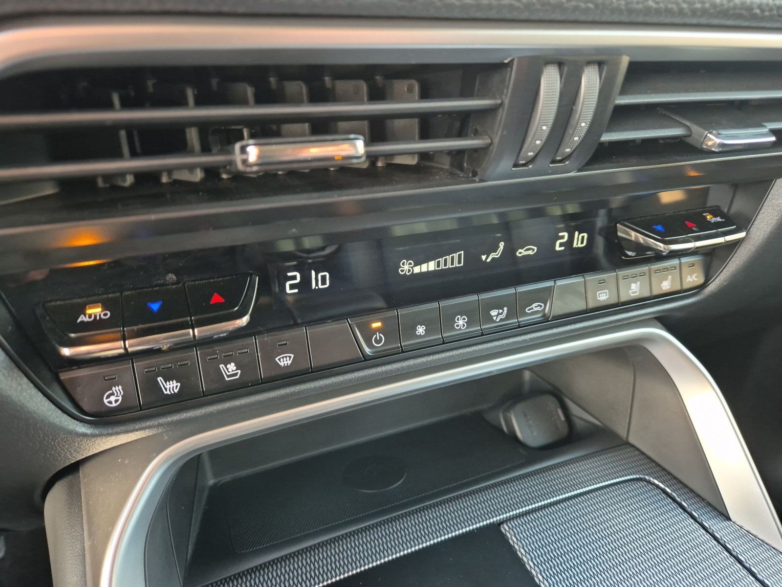 Fahrzeugabbildung Mazda CX-60 Homura Hybrid AWD