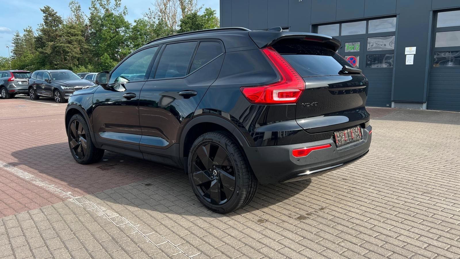 Fahrzeugabbildung Volvo XC40 B3 DKG Plus Black Edition*FSHZG*360*ACC*AHK