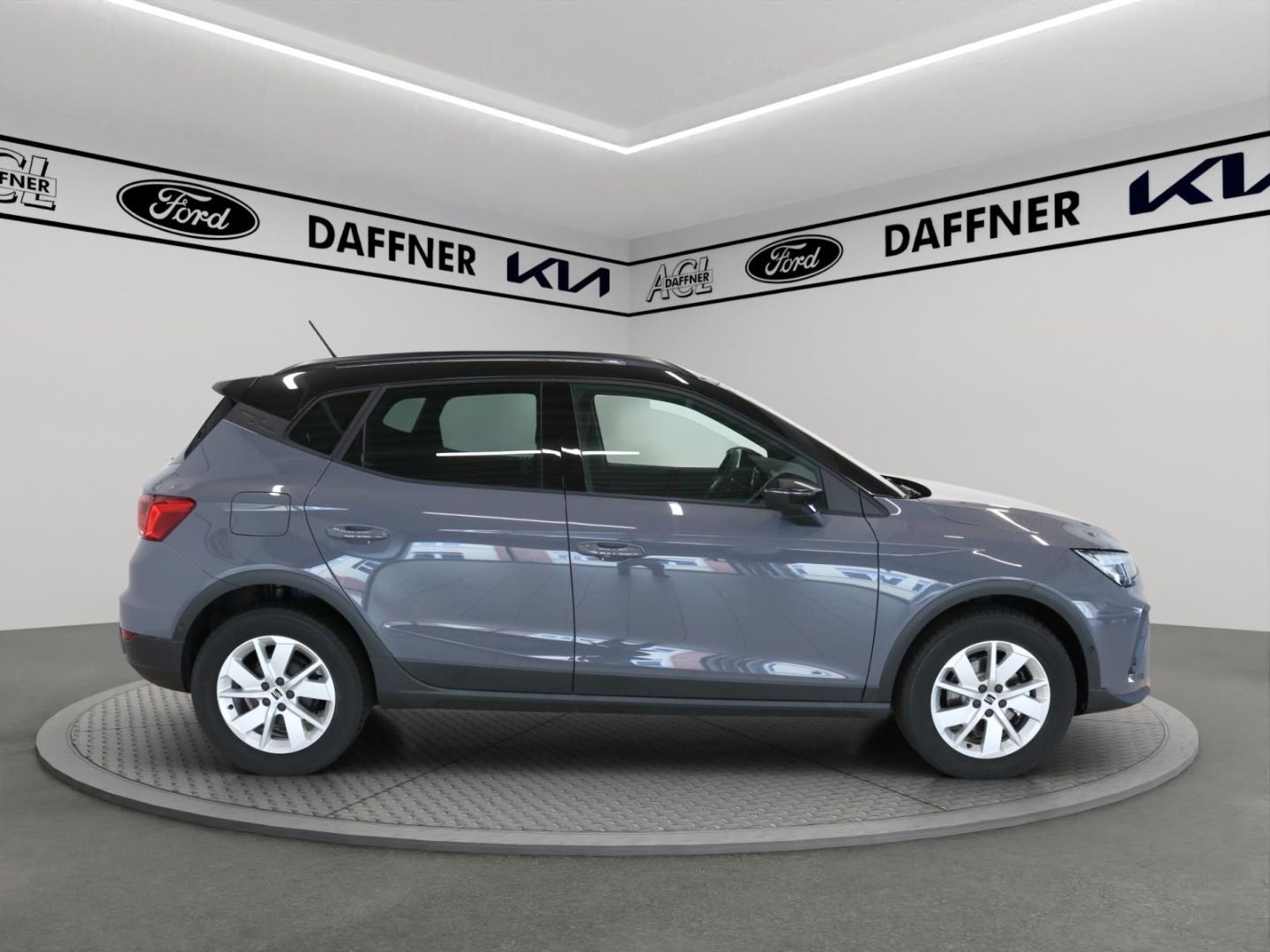 Fahrzeugabbildung SEAT Arona 1.0 TSI 70 kW Style LED ACC Mehrzonenklima
