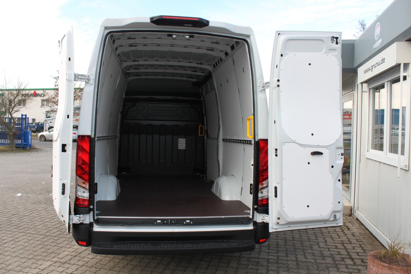 Fahrzeugabbildung Iveco 35S16A8 Full LED/Holzboden/Verkleidung