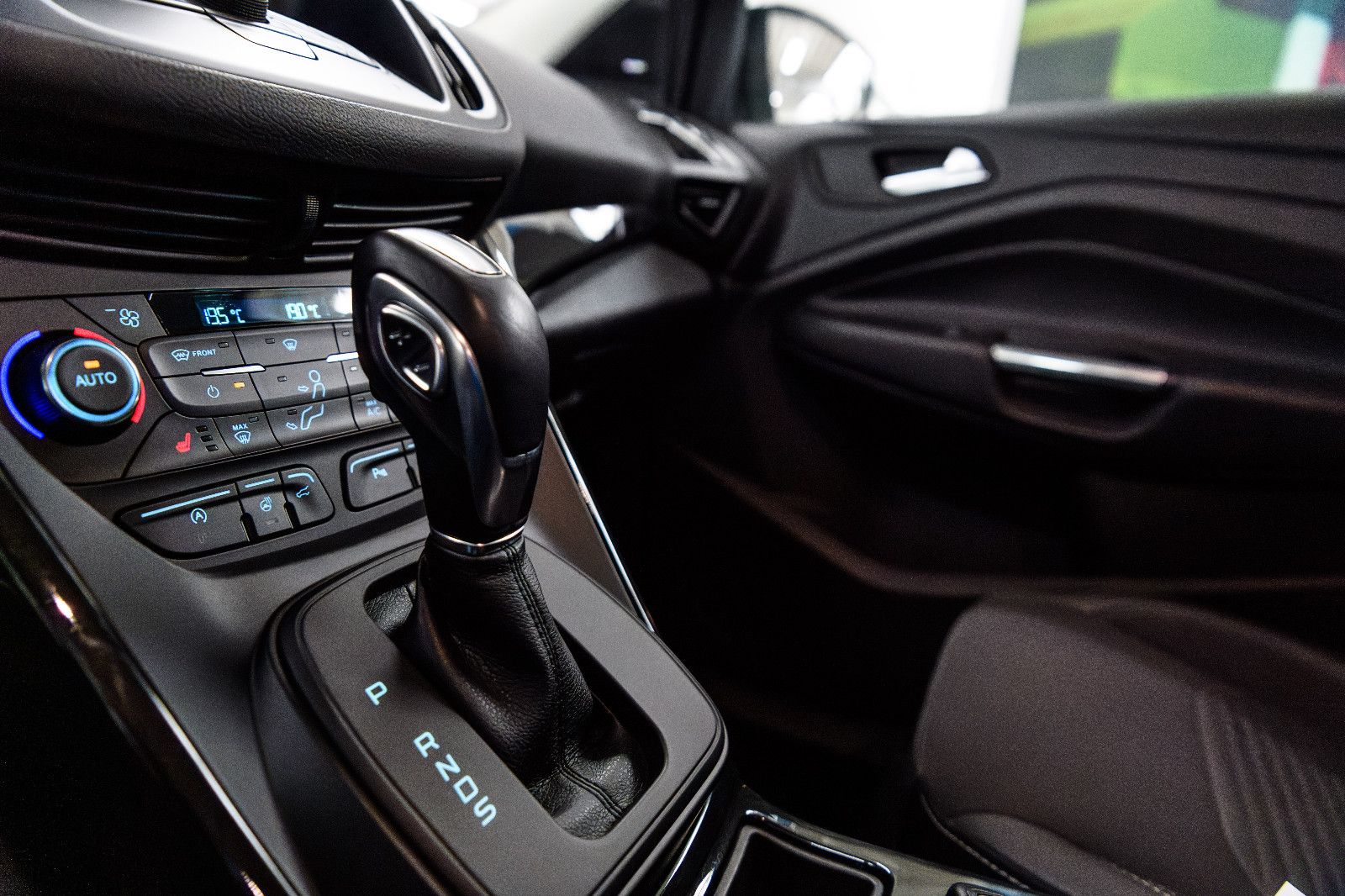 Fahrzeugabbildung Ford Kuga Titanium 260,- ohne Anzahlung