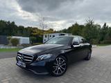 Mercedes-Benz E 220d AVANTGARDE Scheckheft  - Mercedes-Benz E 220 Gebrauchtwagen in Aachen