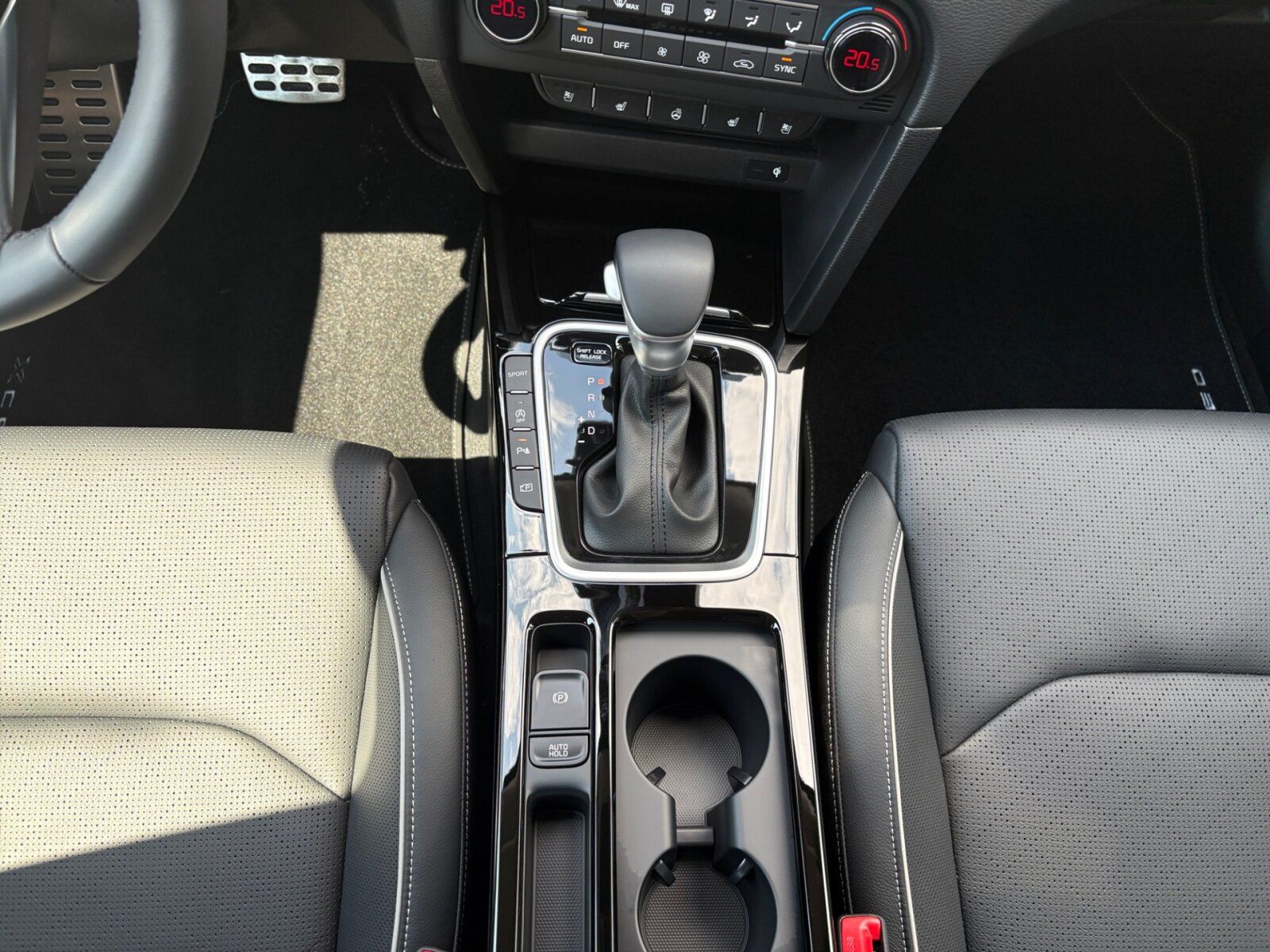 Fahrzeugabbildung Kia Xceed 1.5 T-GDI Platinum Edition NaviDistronic