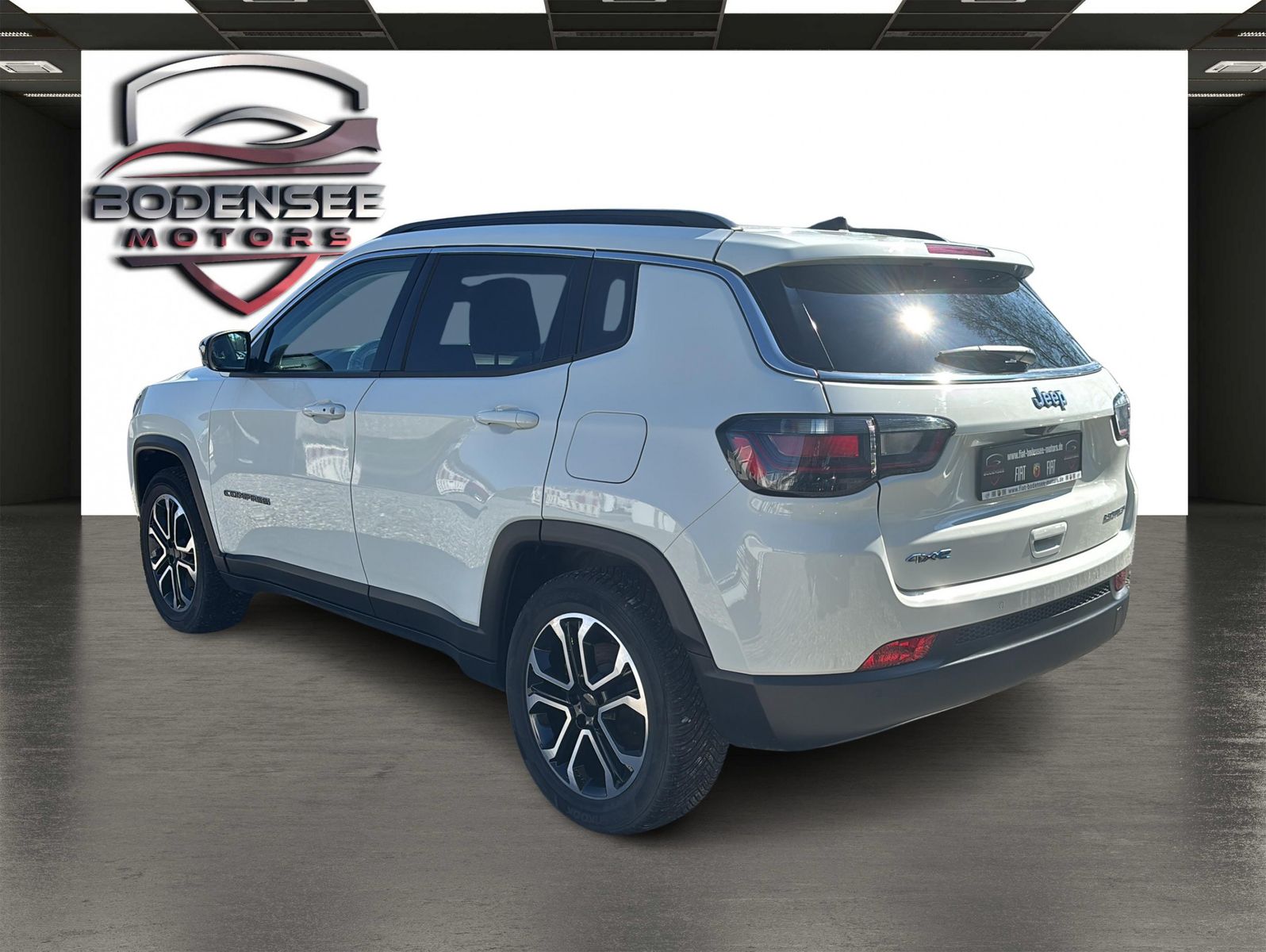 Fahrzeugabbildung Jeep Compass 1.3 T4 Plug-In Hybrid Limited 4xe 140kW