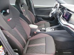 SKODA Octavia Combi 2.0 TDI RS 4x4 DSG Reise Ahk Navi SKODA Octavia Combi 2.0 TDI RS 4x4 DSG Reise Ahk Navi