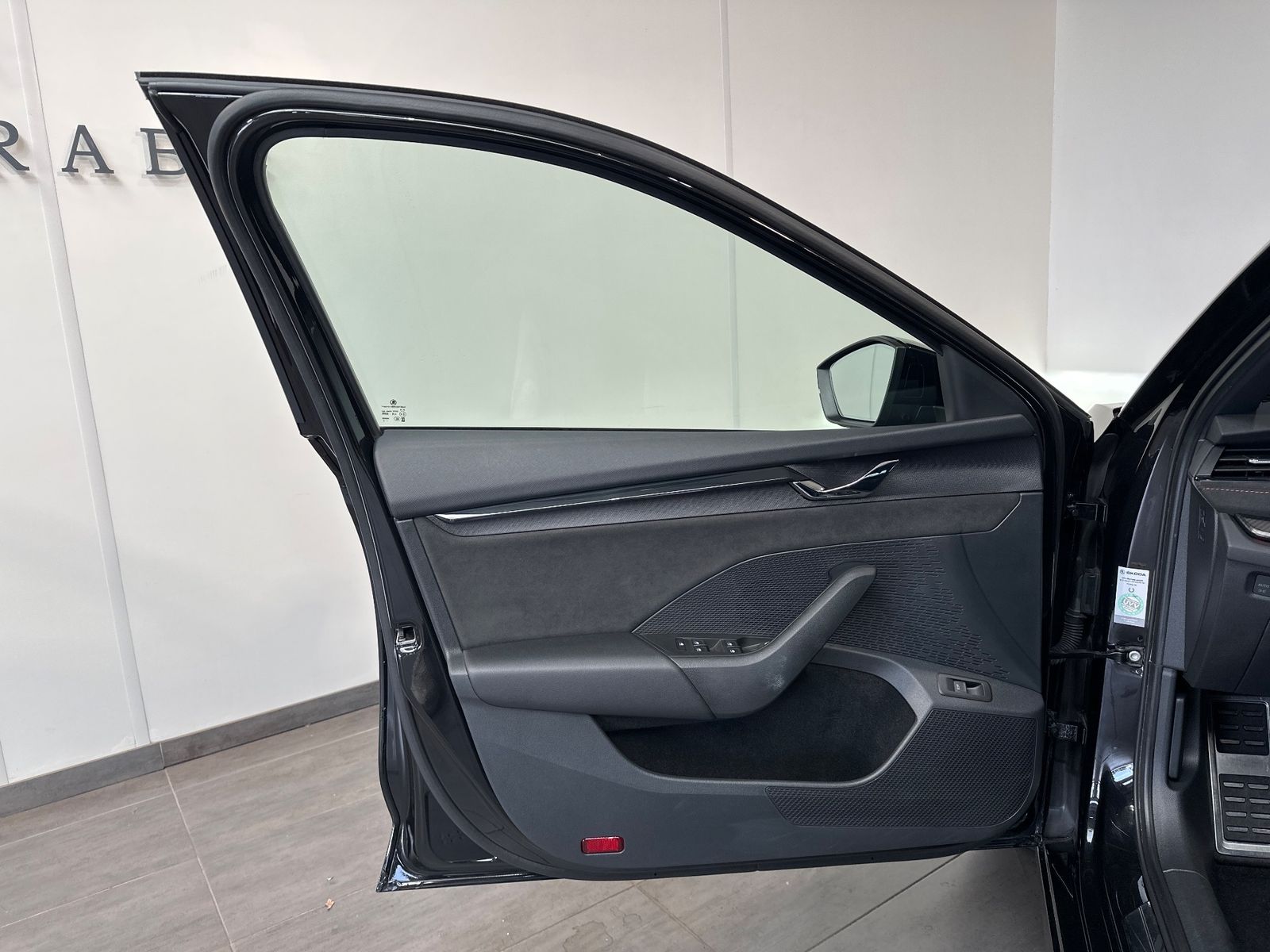 Fahrzeugabbildung SKODA Octavia Combi 2.0 TDI DSG RS NAV+LED+STHZ+ACC
