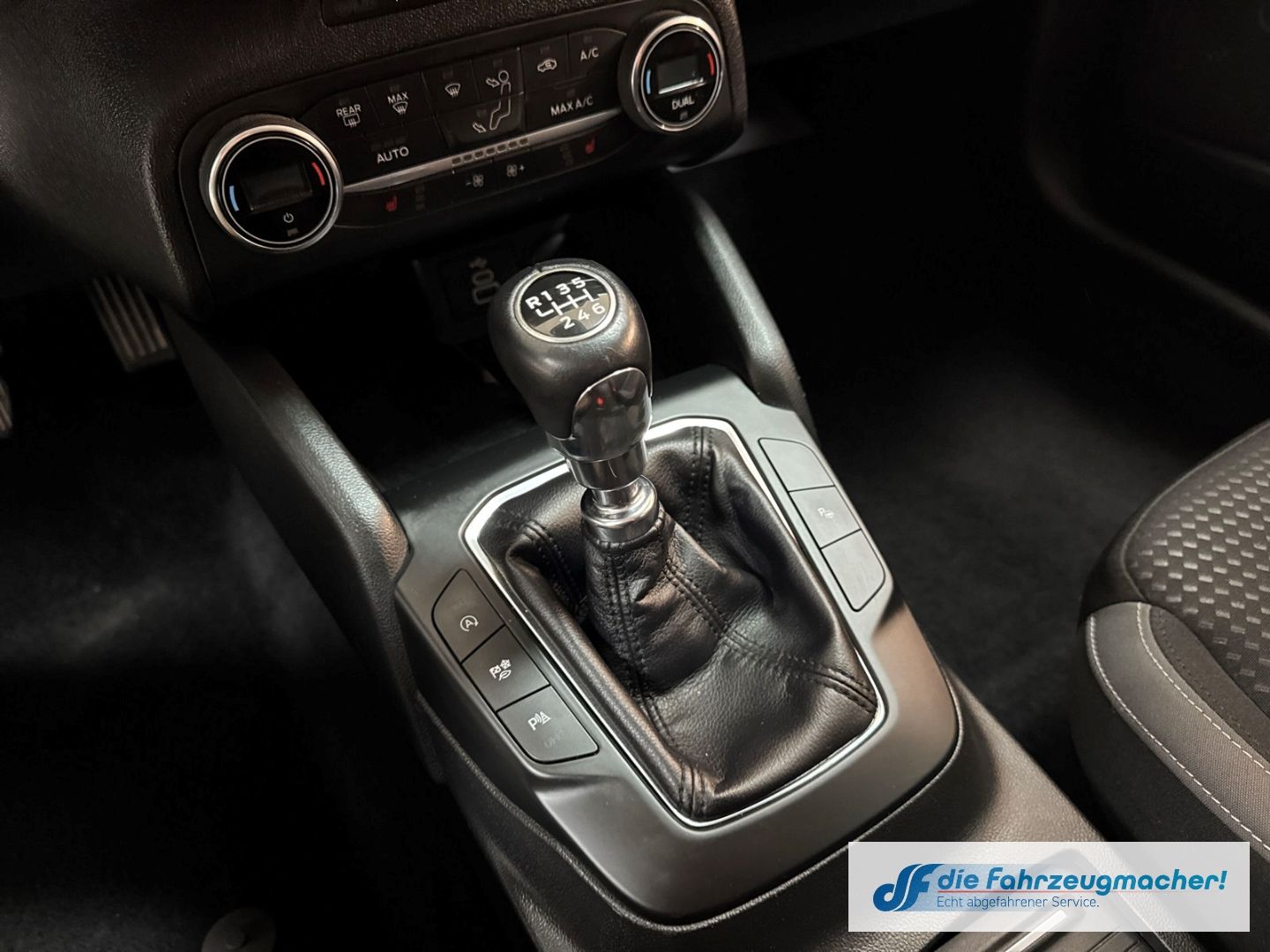 Fahrzeugabbildung Ford Focus Turnier Cool & Connect Navi LED Apple CarP