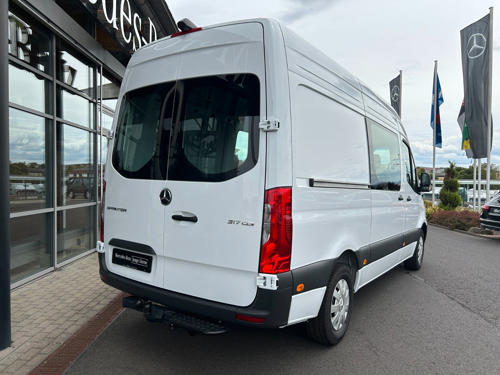 Fahrzeugabbildung Mercedes-Benz Sprinter 317 CDI DoKa/Mixto Stdheiz AHK Kamera