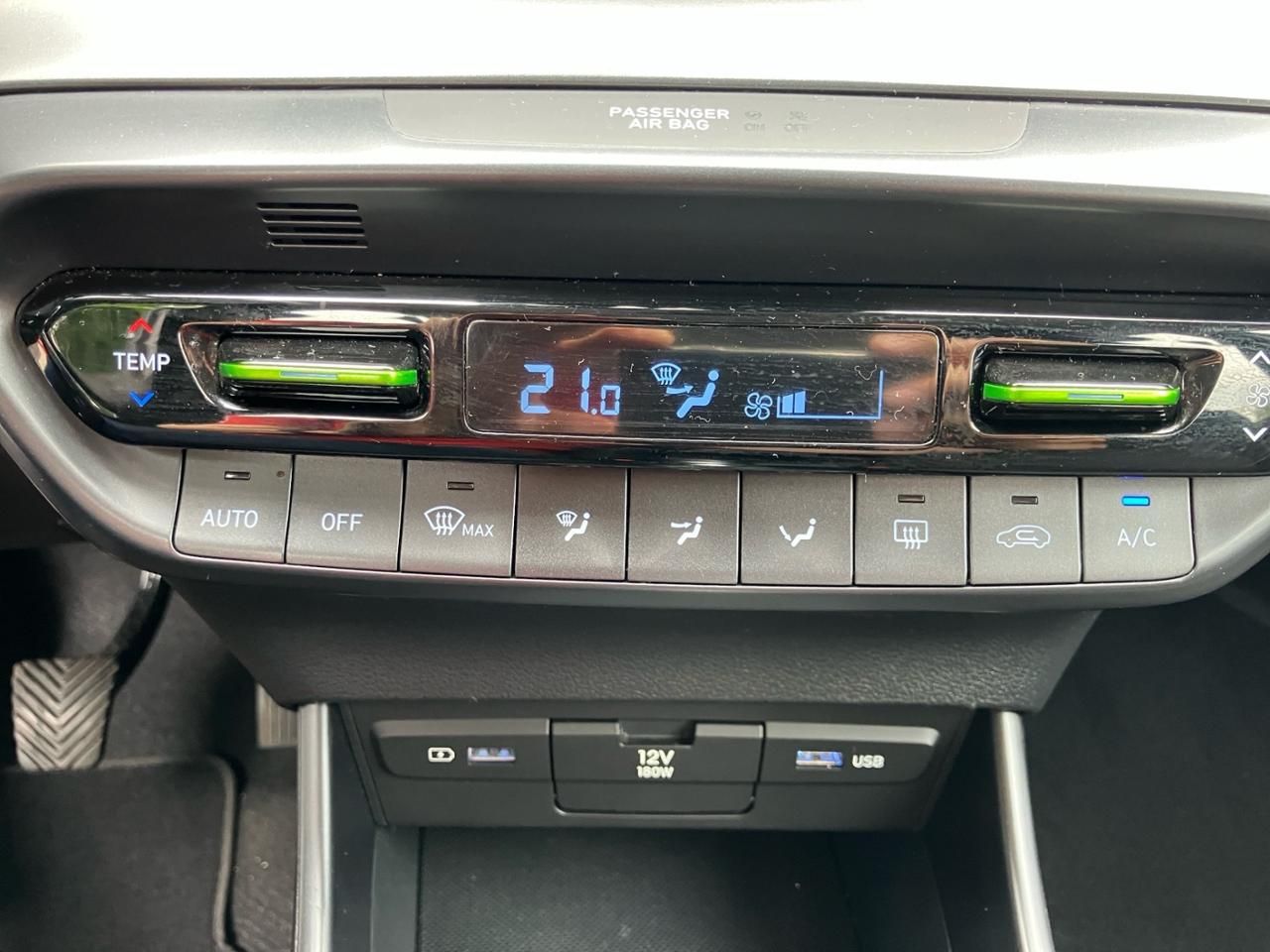 Fahrzeugabbildung Hyundai i20 INTRO KLIMAA*ZV*USB*LM*