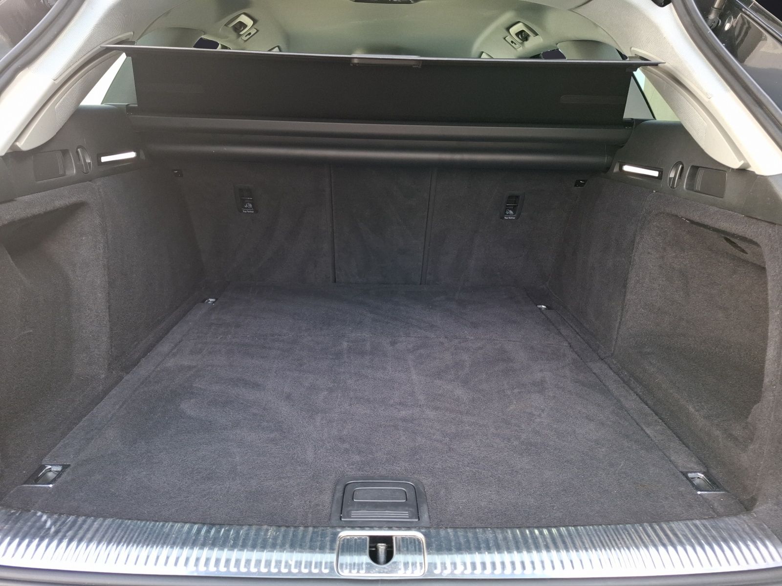 Fahrzeugabbildung Audi A4 Avant 35 TFSI S-tronic Navi GRA PDC SH LM