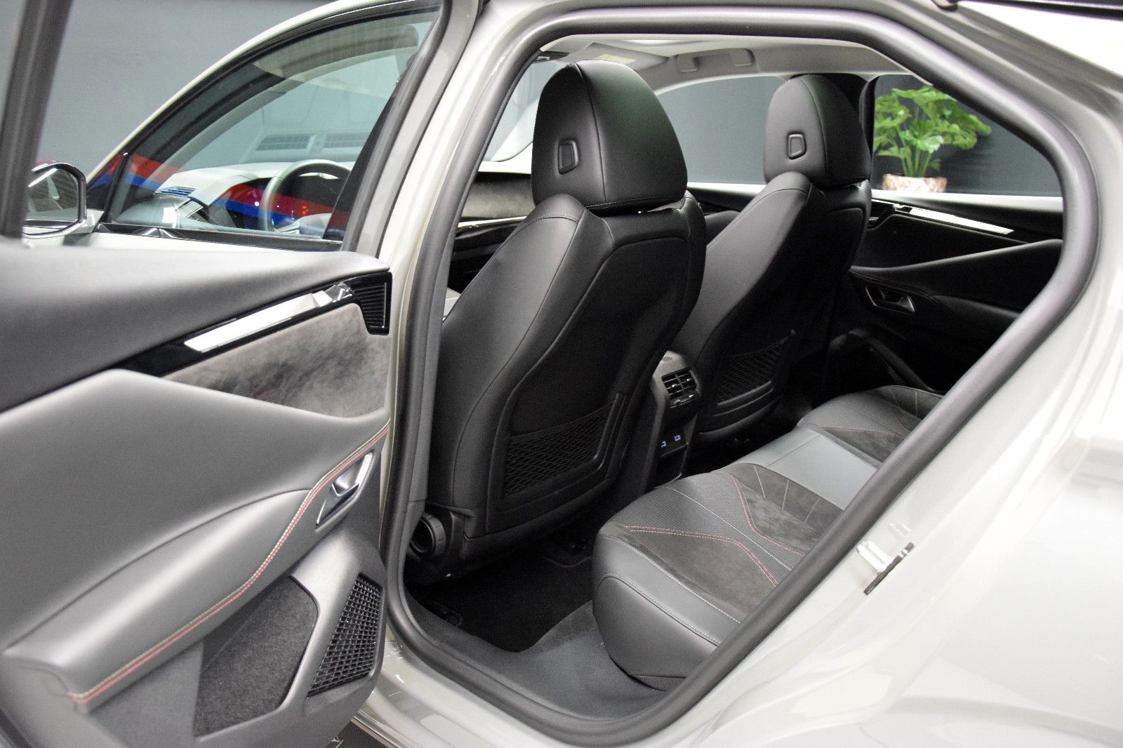 Fahrzeugabbildung DS Automobiles DS4 Performance Line Pano Sitzheizung