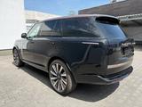 Land Rover Range Rover 4.4 P615 V8 MHEV SV Serenity SOFORT  - Land Rover Range Rover Se mit Benzin-Antrieb