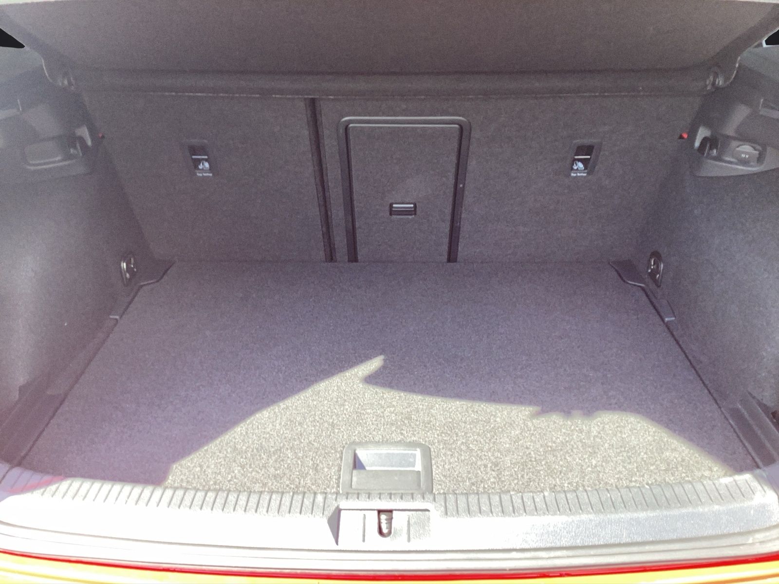 Fahrzeugabbildung Volkswagen Golf VII TSI Highline DSG Standh LED ACC