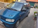 Nissan Serena - Nissan aus 1995