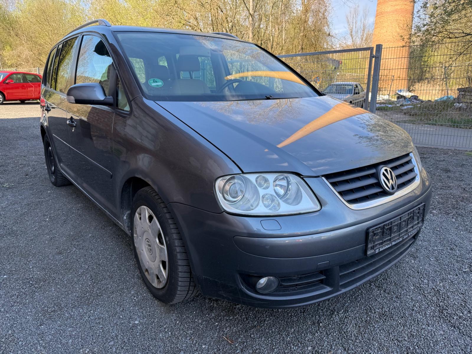 Volkswagen Touran Highline 2.0 TDI DSG *7-Sitze TÜV 05/2027