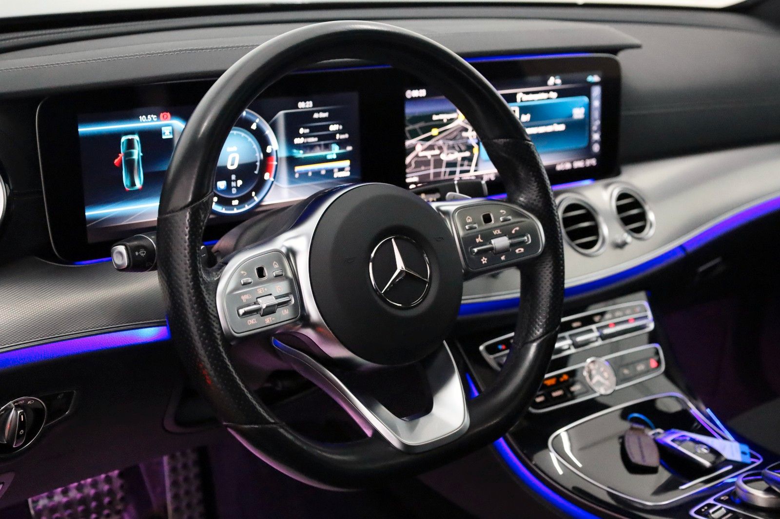 Fahrzeugabbildung Mercedes-Benz E 400d T 4M AMG Line TLeder,Navi,LED,SD,el. AHK