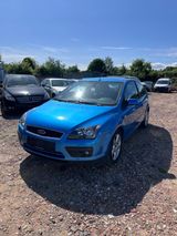 Ford Focus Lim. Titanium - Ford Focus aus 2005: Titanium
