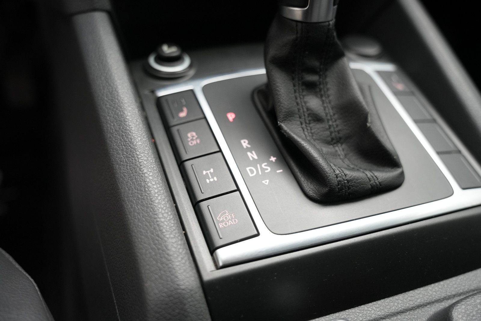 Fahrzeugabbildung Volkswagen Amarok DoubleCab/NAVI/KAMERA/AUTOM/LEDER