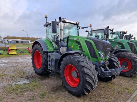 Fendt 828 Vario S4 Profi Plus