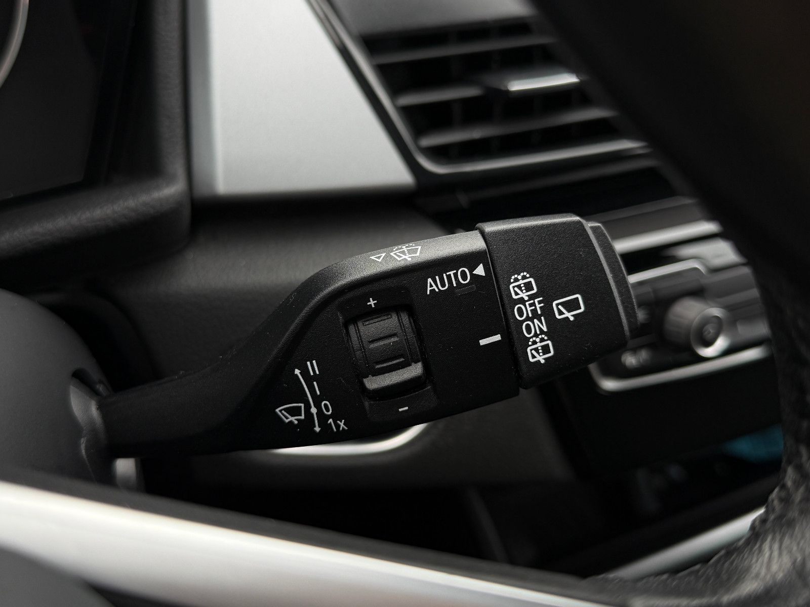 Fahrzeugabbildung BMW 218i Gran Tourer Advantage Aut AHK GRA PDC SHZ