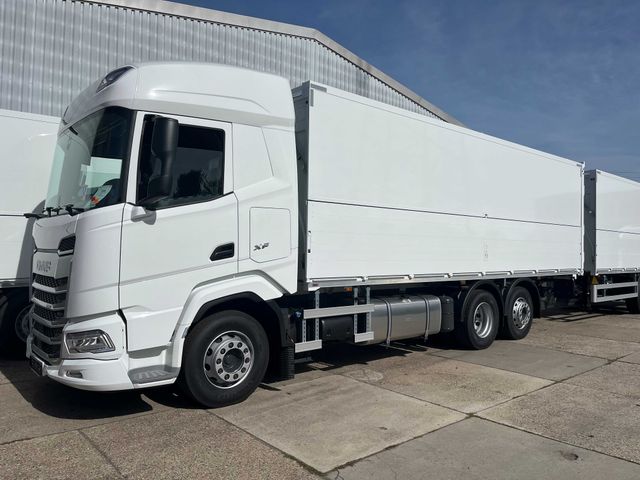 DAF FAN XF480 Swing-Board-Aufbau für Mitnahmestapler