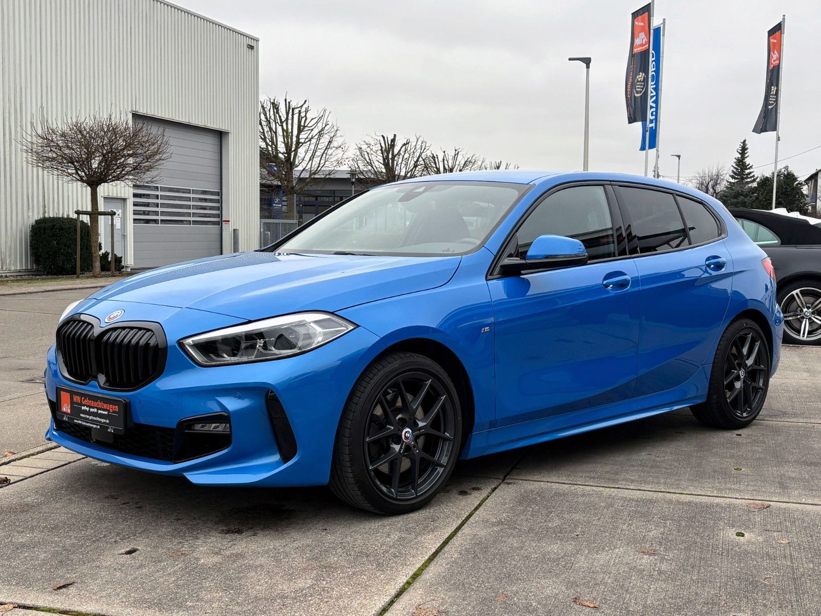 Fahrzeugabbildung BMW 120i Steptr. M-Sport Temp. NAV PDC LED AHK SHZ