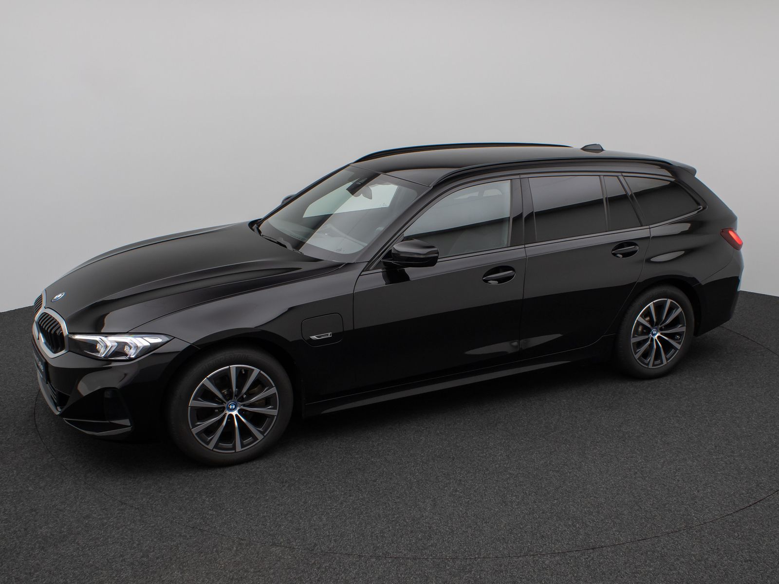 Fahrzeugabbildung BMW 320e DAB Widscreen Lordos Geschwindigkeitsreg