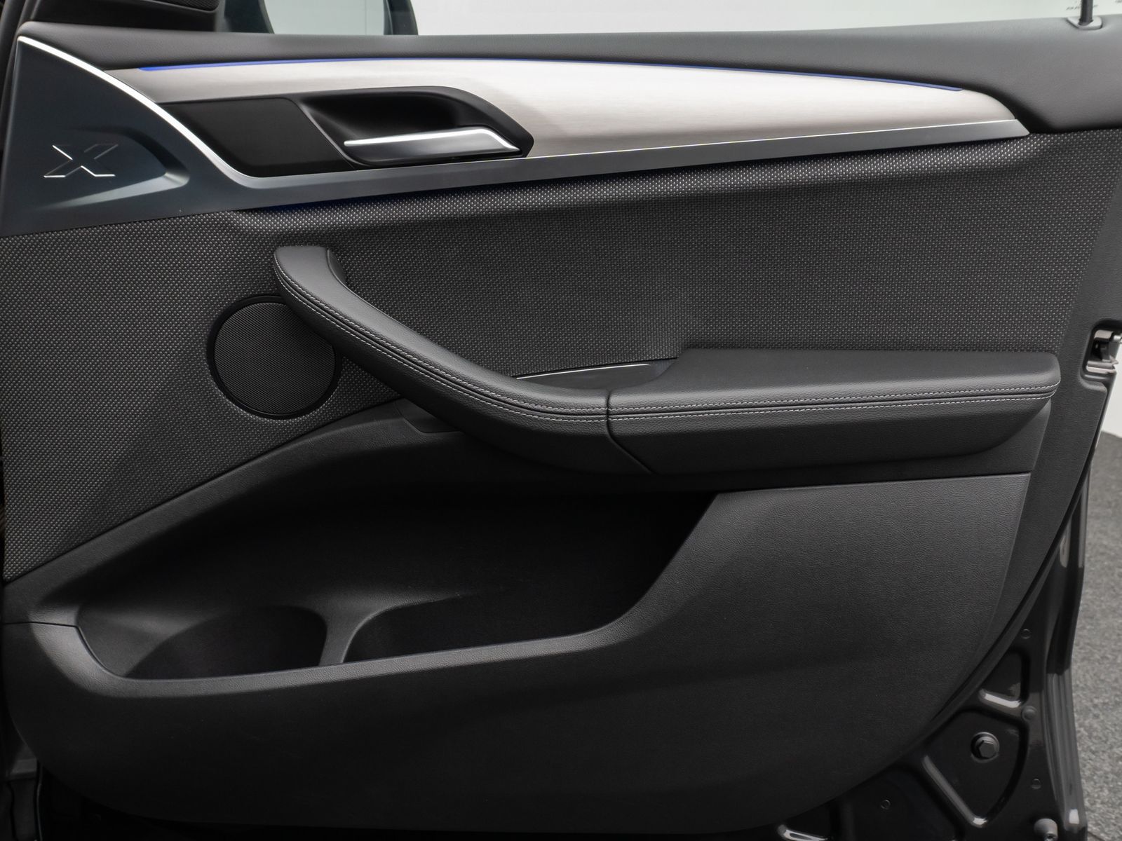 Fahrzeugabbildung BMW X3 xD20d xLine Panorama 360°DAB HiFi AHK Komfort