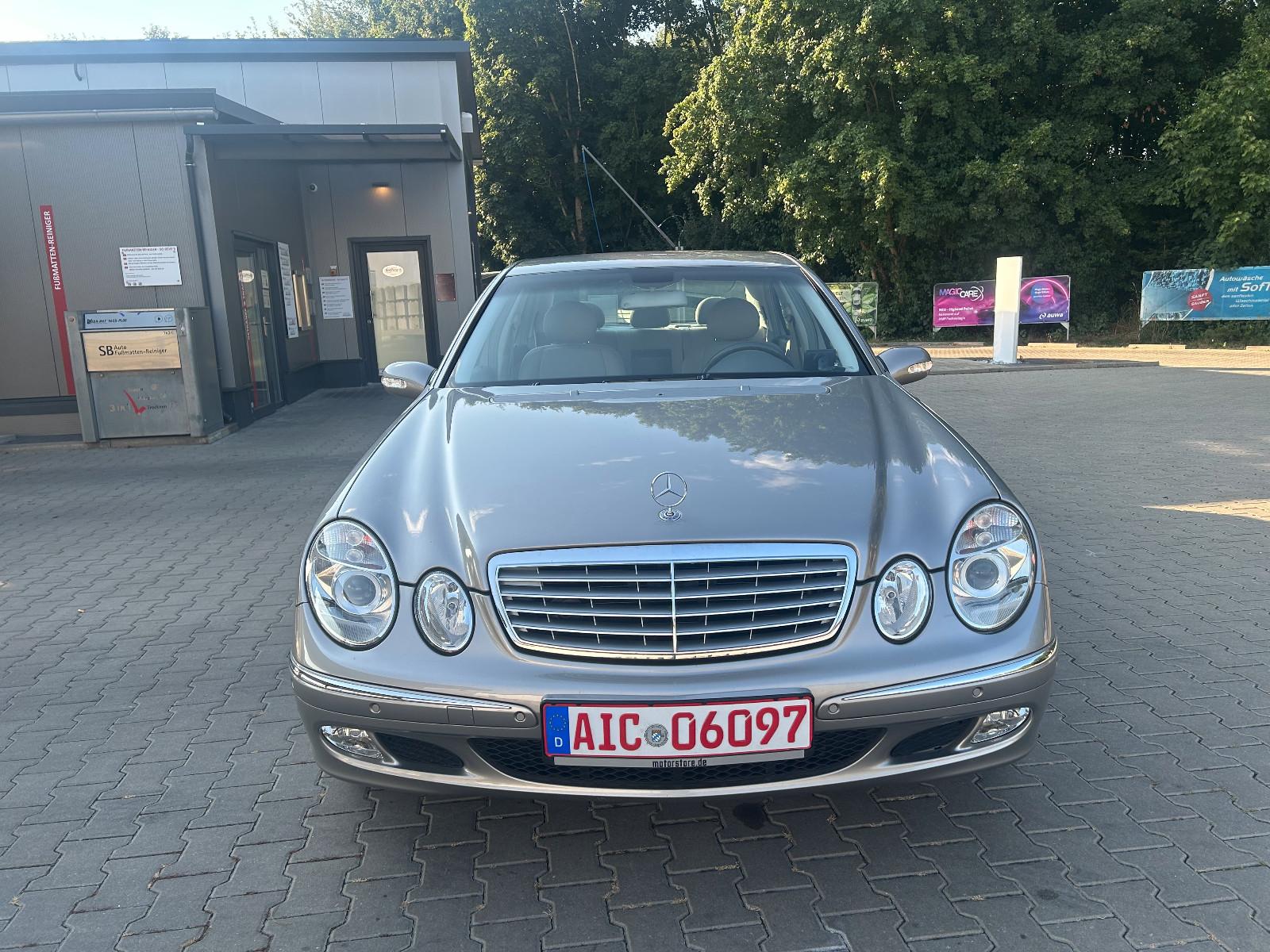 Mercedes-Benz E220CDI-Elegance-Aut-PDC-VornHinten-Klimaaut-Alu