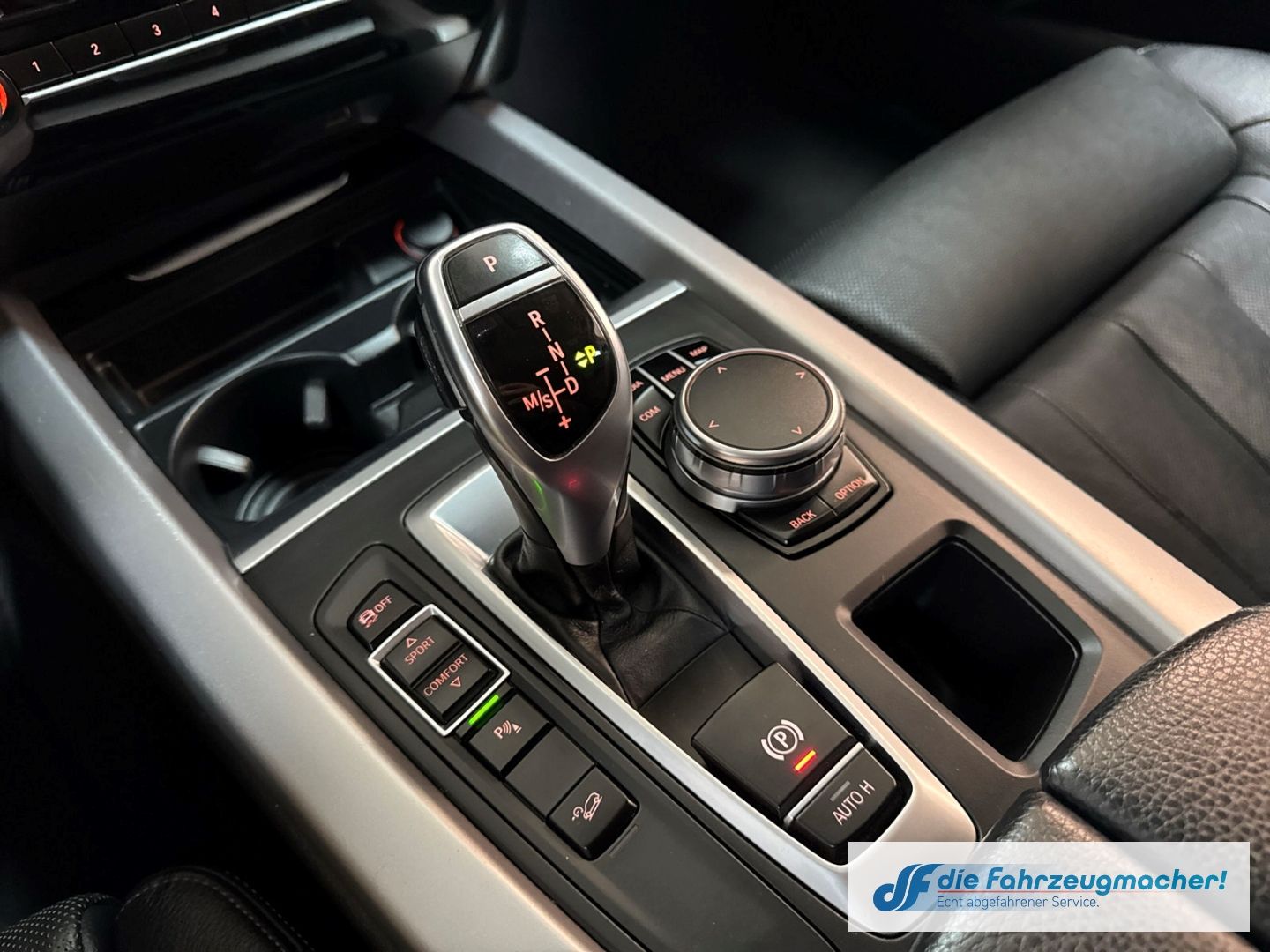 Fahrzeugabbildung BMW X5 xDrive 30 d HUD AHK-klappbar Navi Leder Memor