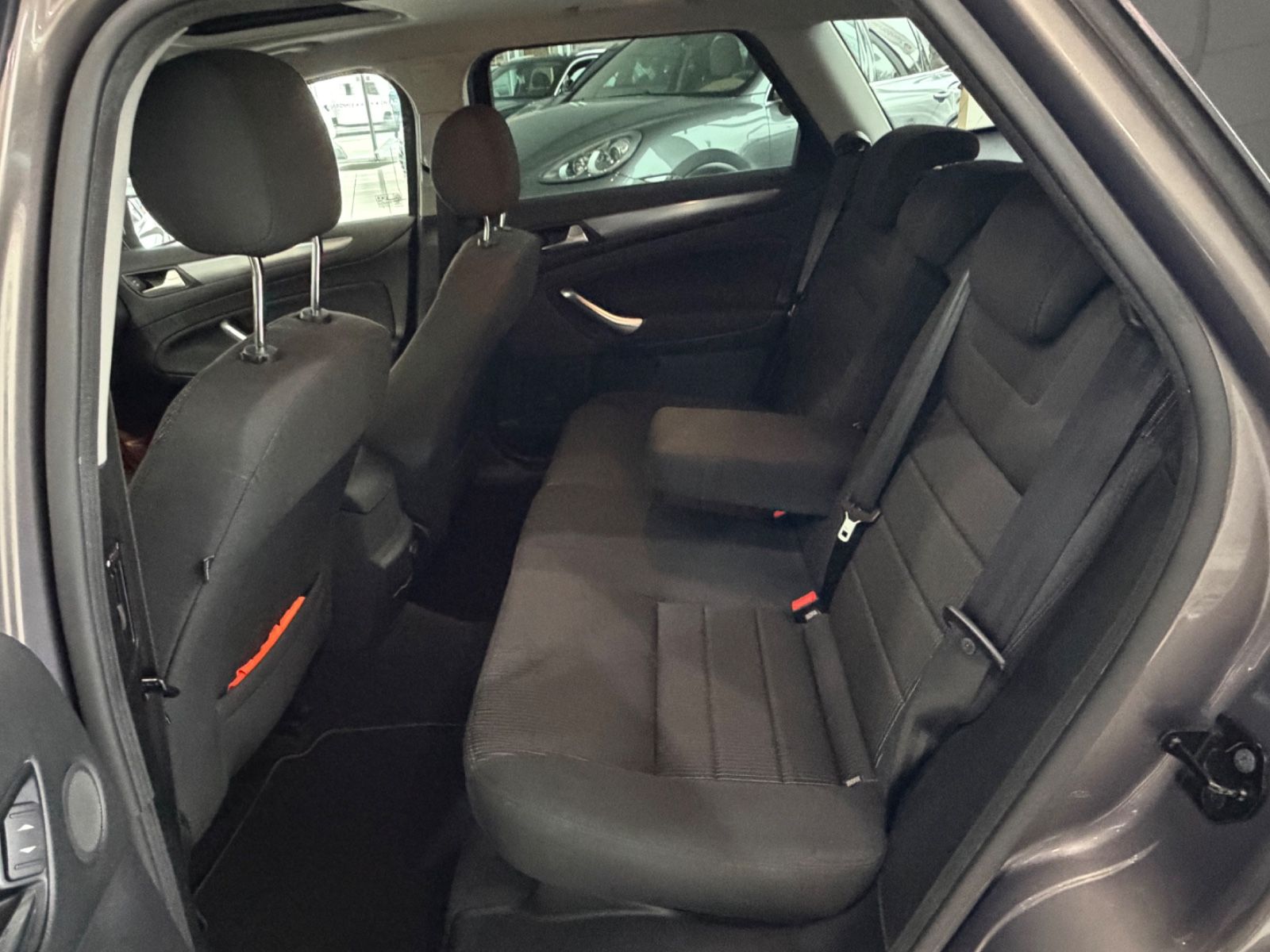 Fahrzeugabbildung Ford Mondeo Turnier Titanium