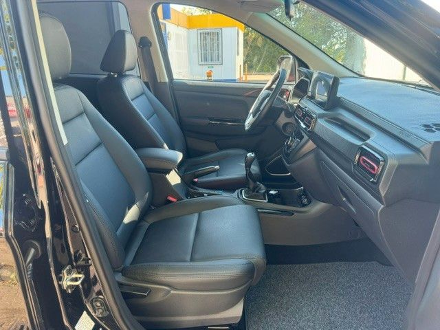 Fahrzeugabbildung SWM G03 S SCHIEBEDACH LEDER NAVI KAMERA 7 SITZER