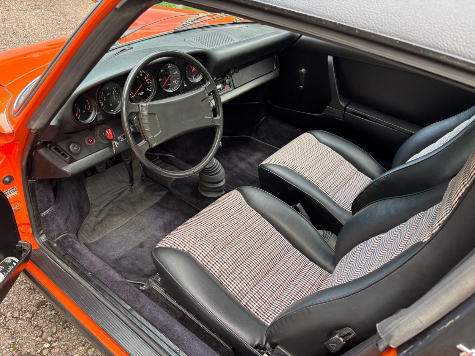PORSCHE 911 10
