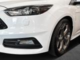 Ford Focus Turnier 2.0 EcoBoost ST mit Leder-Sport-Pa - Ford Focus: Weiß, ST