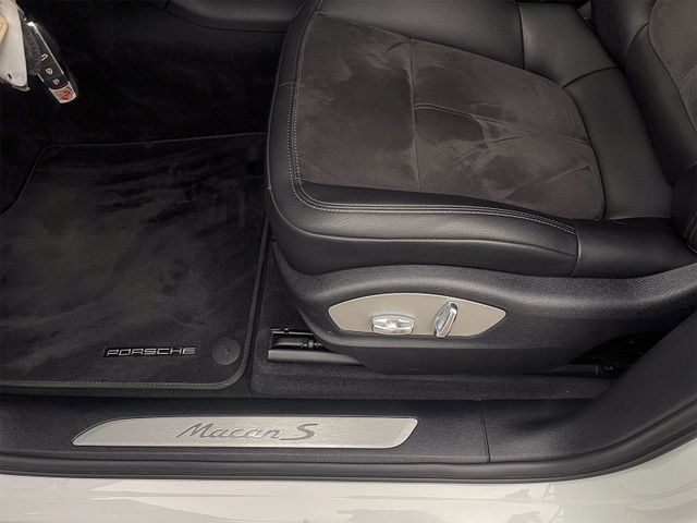 Porsche Macan S, PDK, Approved - 072026, Alcantara