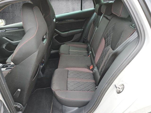 Octavia Combi RS 1.4TSI iV HeadUp Kamera
