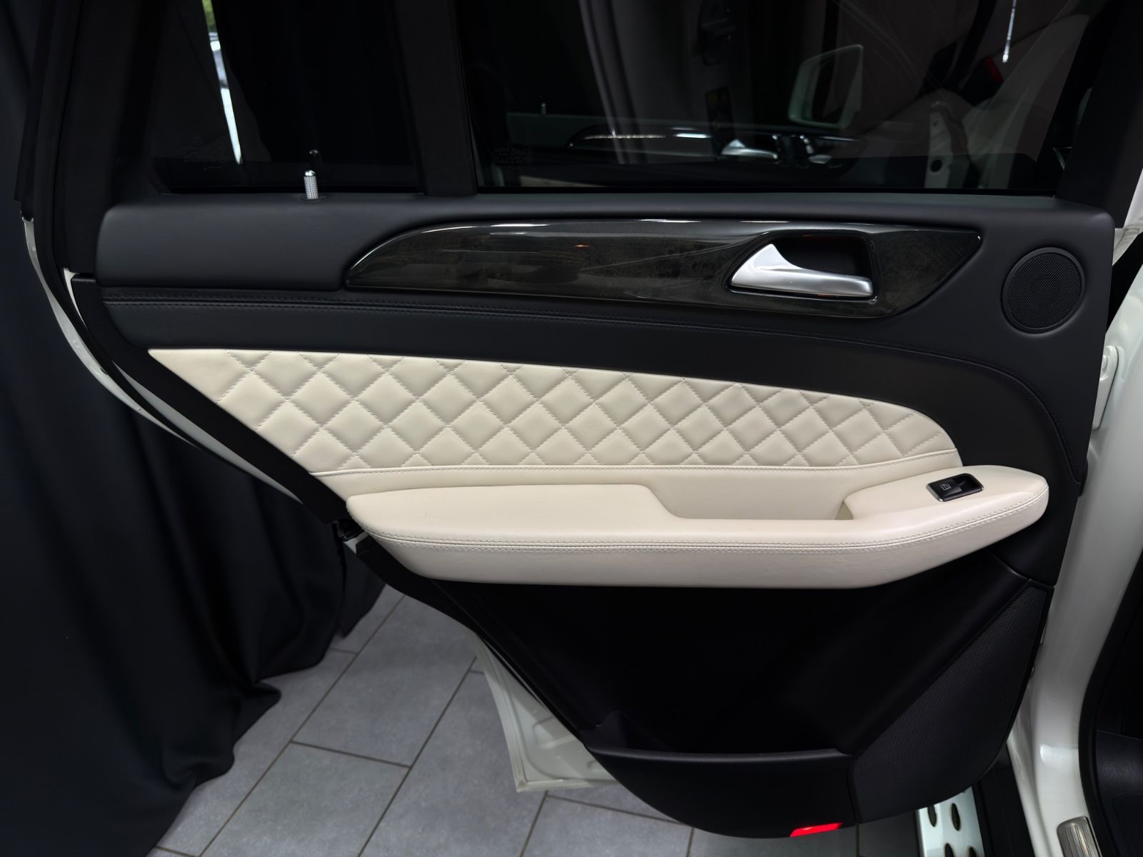 Fahrzeugabbildung Mercedes-Benz GLE 350 d Coupe 4Matic|TV|PANO|AMG-LINE|VOLL|22"