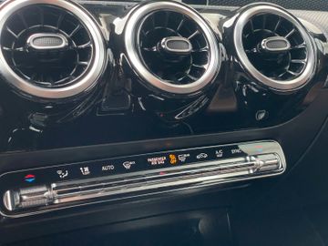 Mercedes-Benz CLA 180 d Sport|NAVI|LED-Scheinwerfer|Automatik